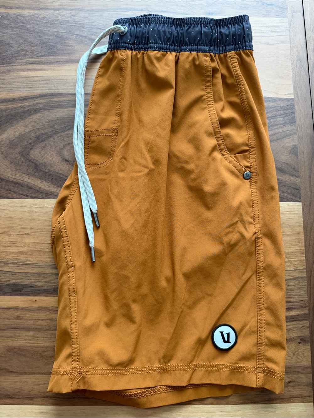 Vuori Men’s Shorts 7.5” Brown